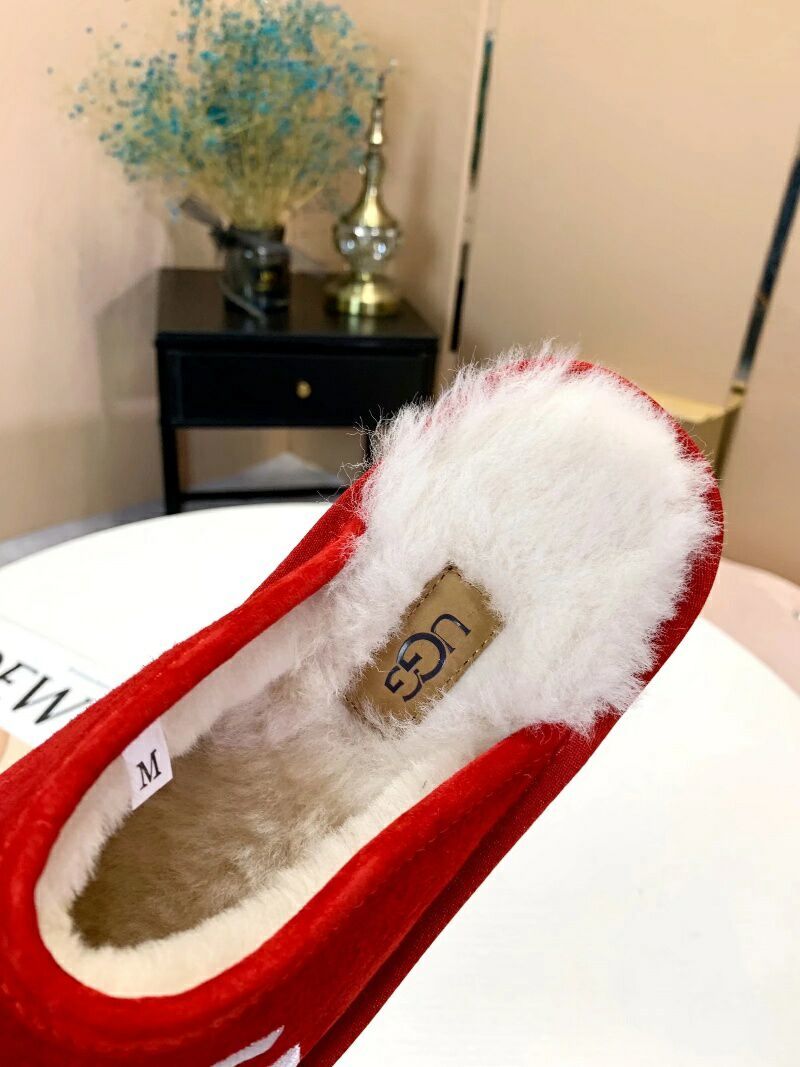 Bright Red Indoor Slippers with Large G Detail | Style 2593