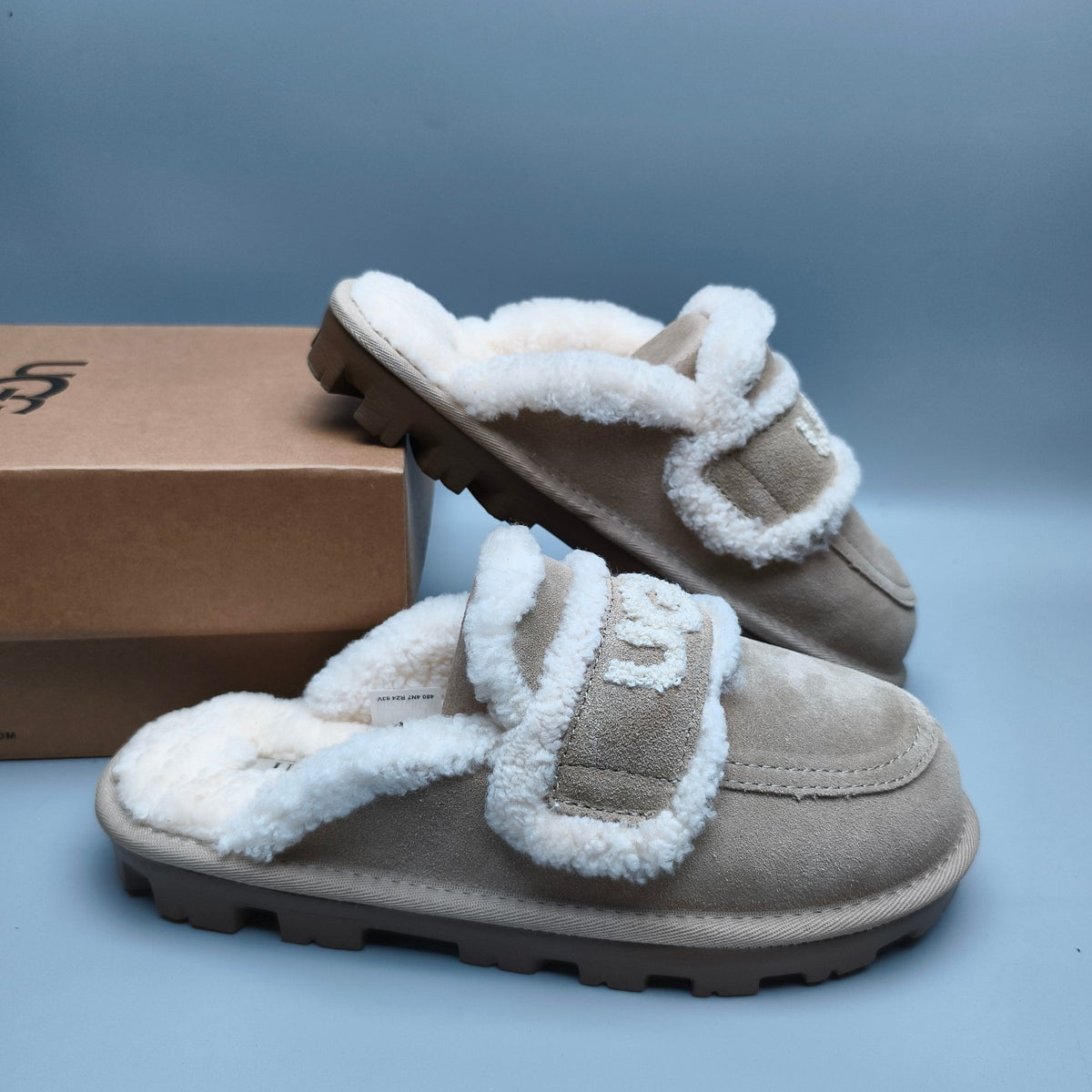 Sand Curly Plush Logo Slippers | Style 1206