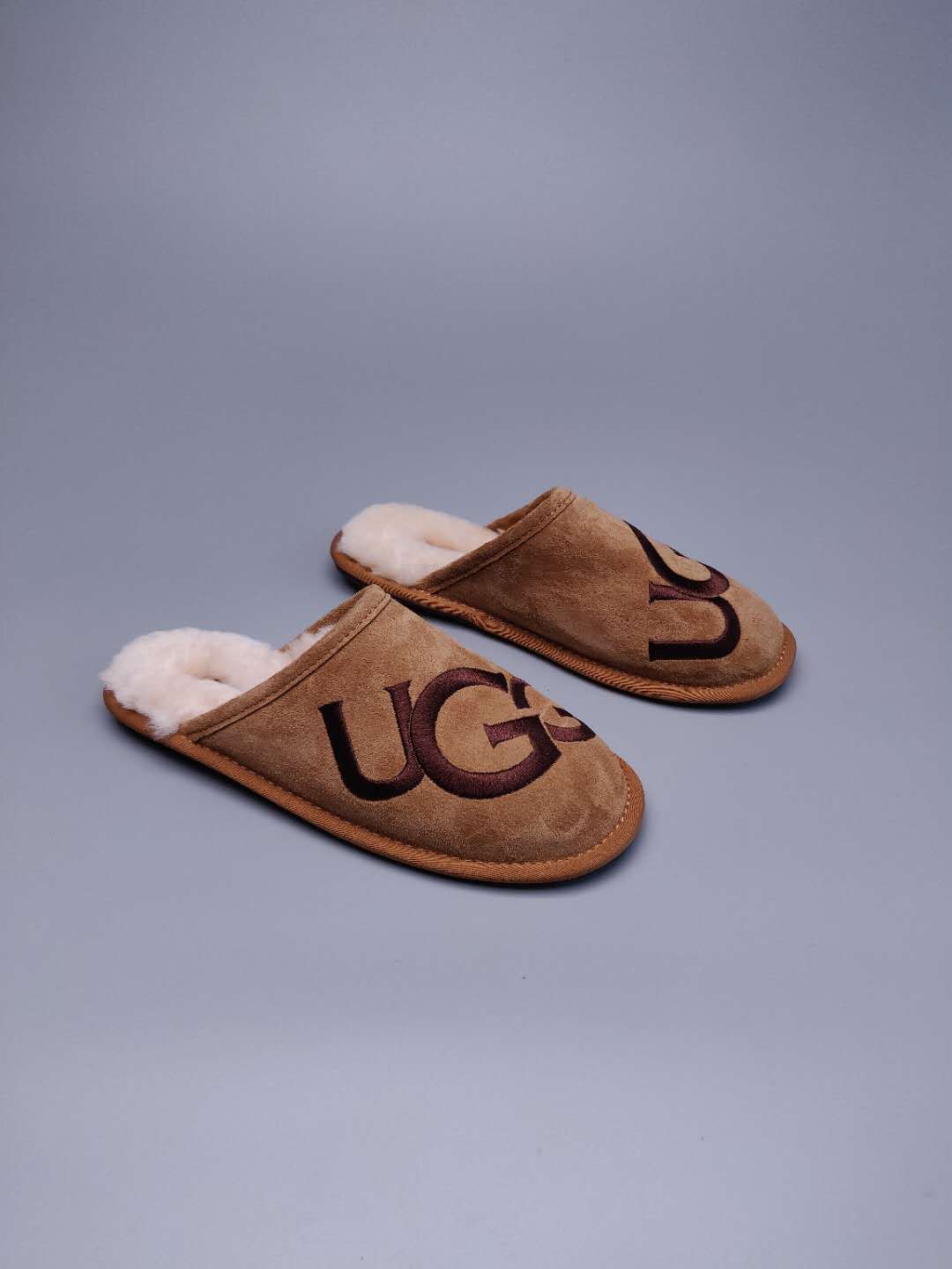 Chestnut Indoor Slippers with Large G Detail | Style 2593