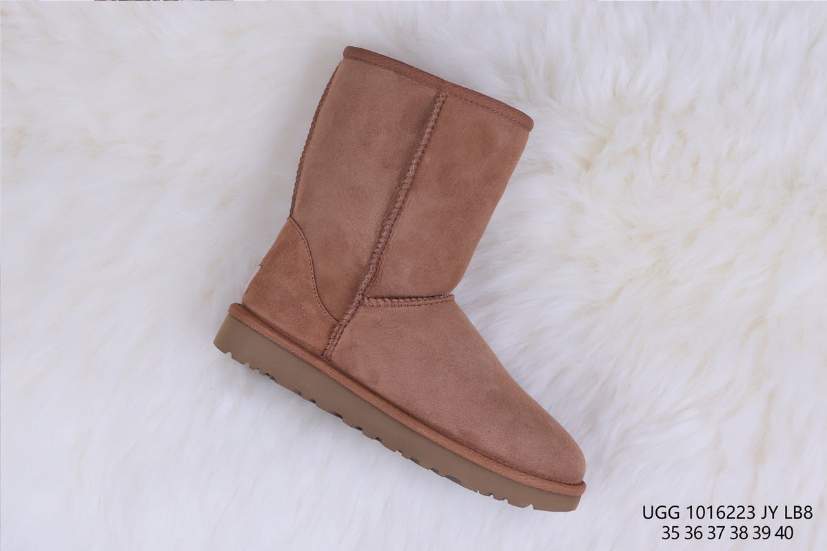Classic Short II Boots in Chestnut | Style 6223