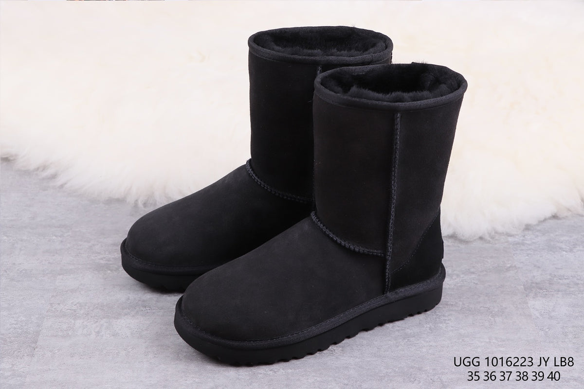 Classic Short II Boots in Black | Style 6223