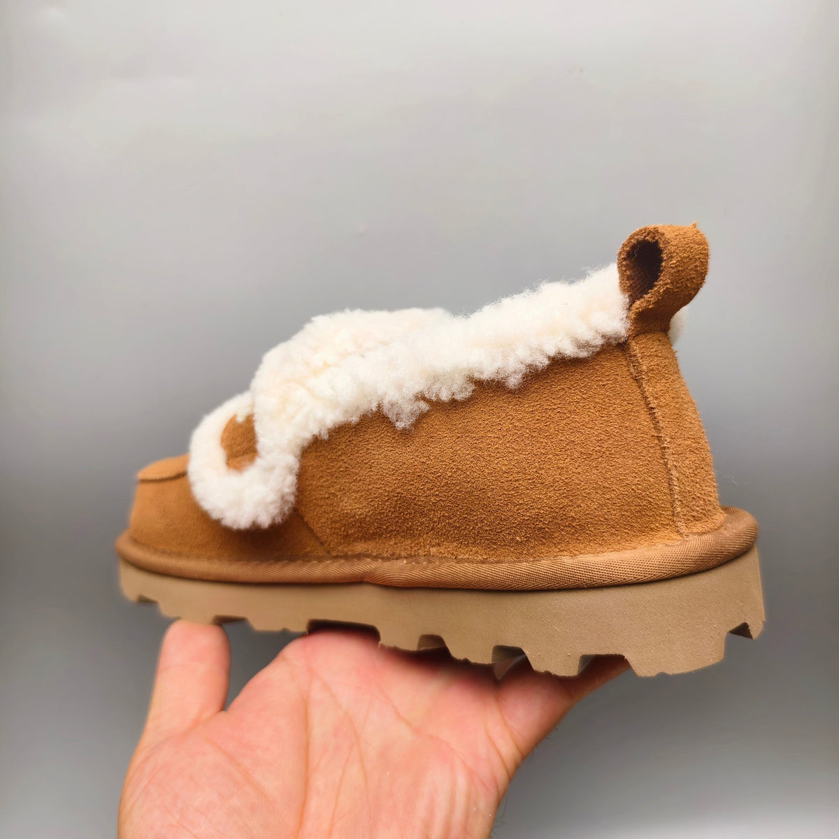 Chestnut Closed-Back Casual Shoes with Oversized Logo | Style 2939