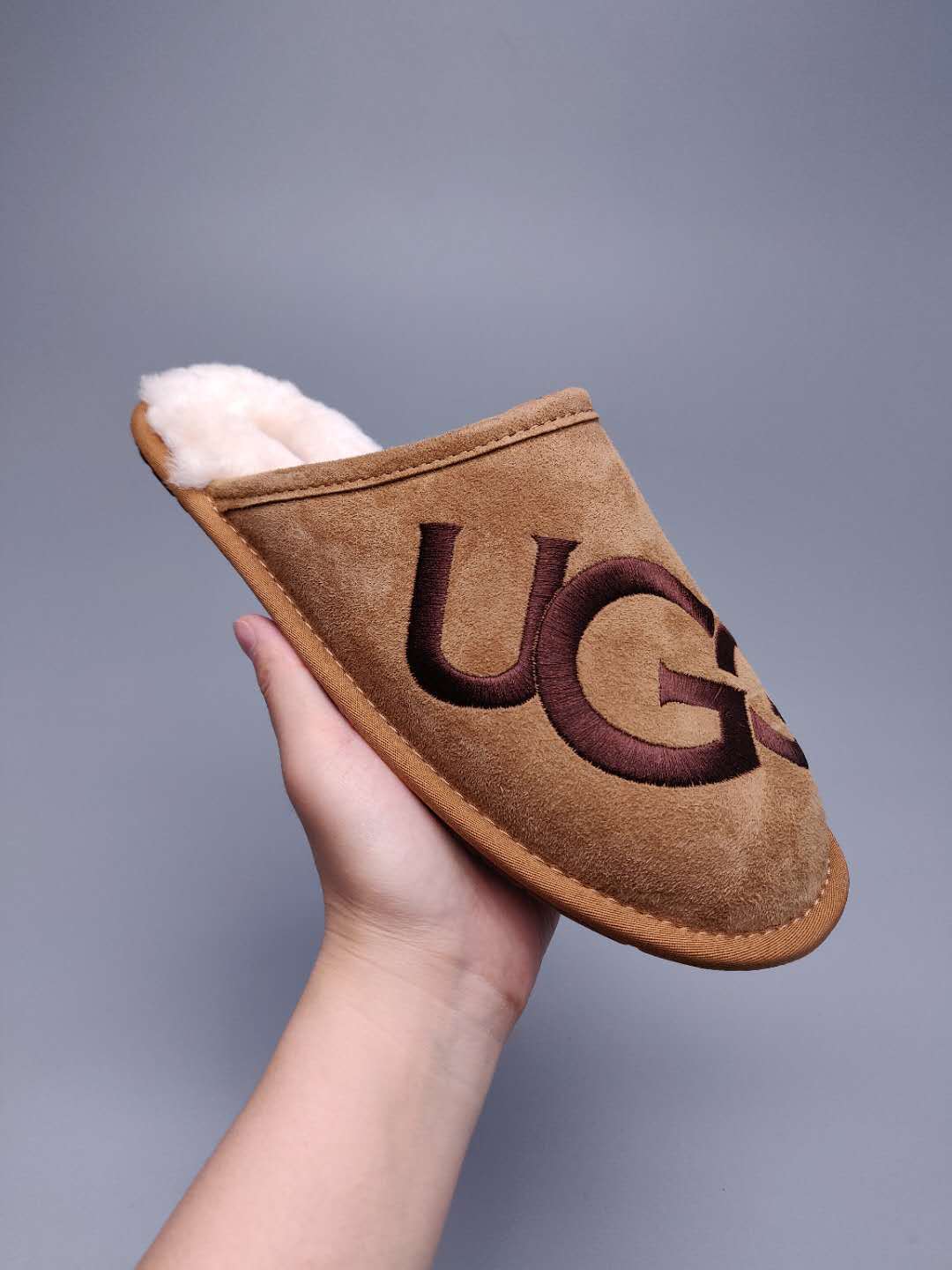Chestnut Indoor Slippers with Large G Detail | Style 2593