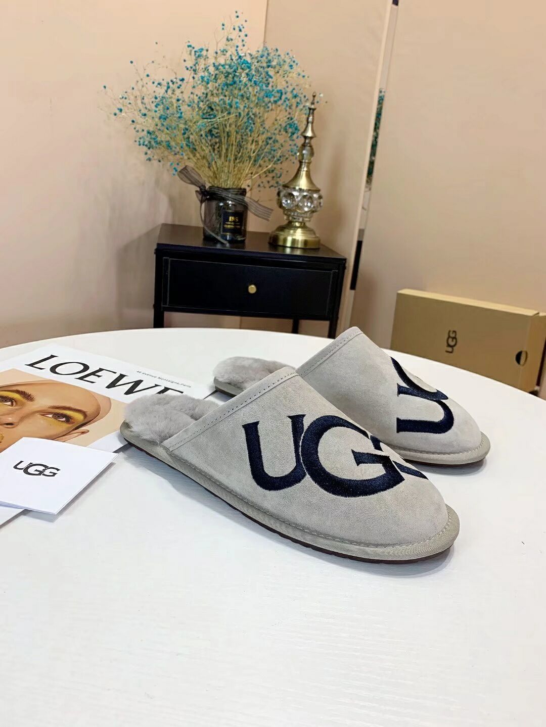 Gray Indoor Slippers with Large G Detail | Style 2593