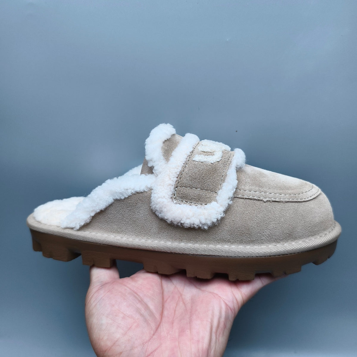 Sand Curly Plush Logo Slippers | Style 1206